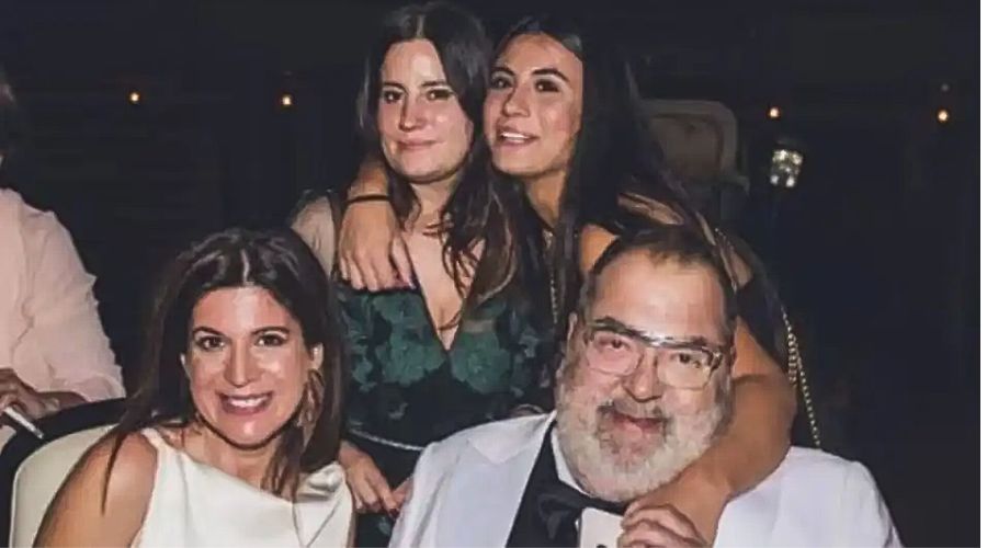 Jorge Lanata y sus hijas con Elba Marcovecchio